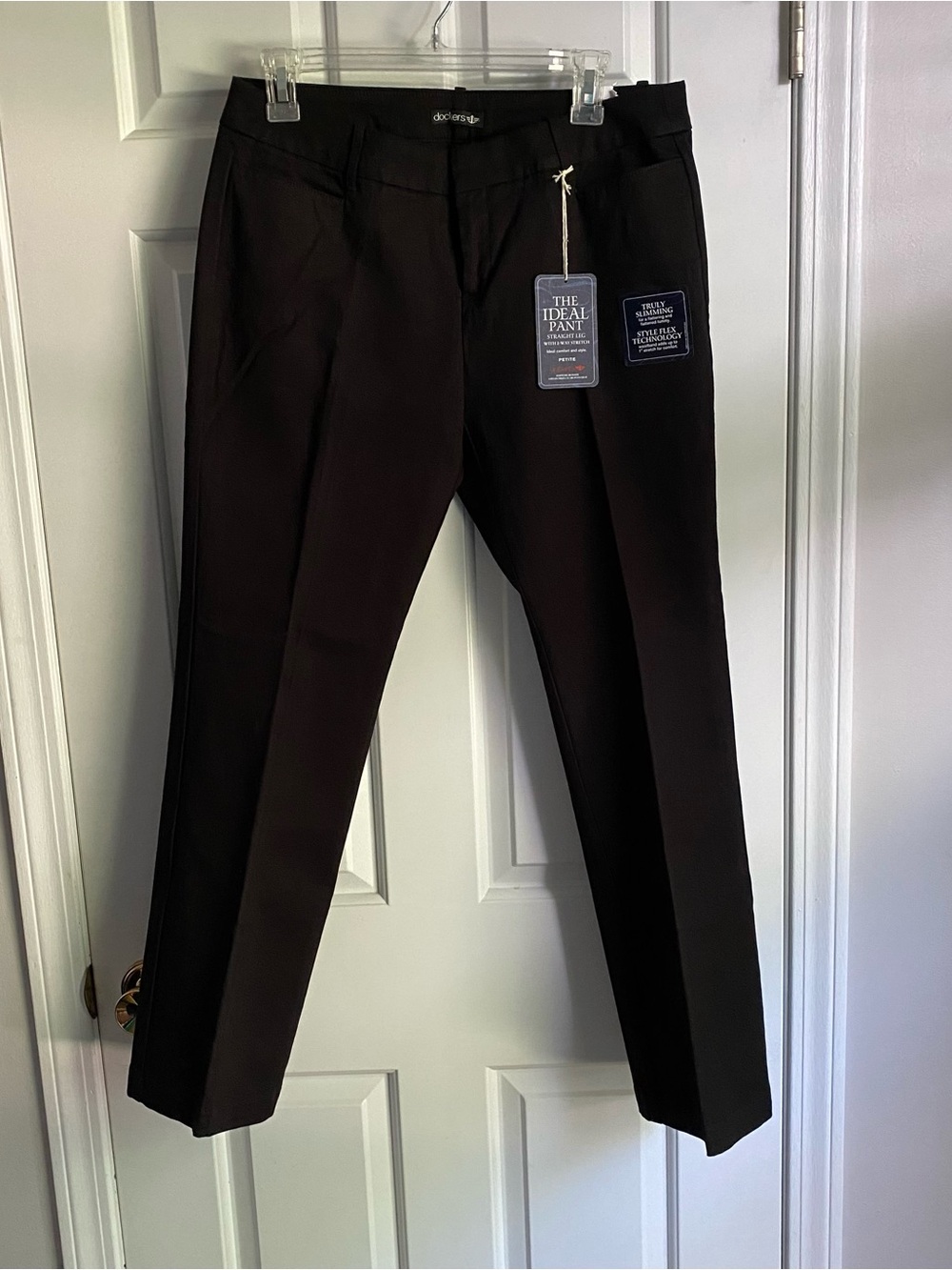 Dockers Ideal Pant Black Slacks 8P NWT